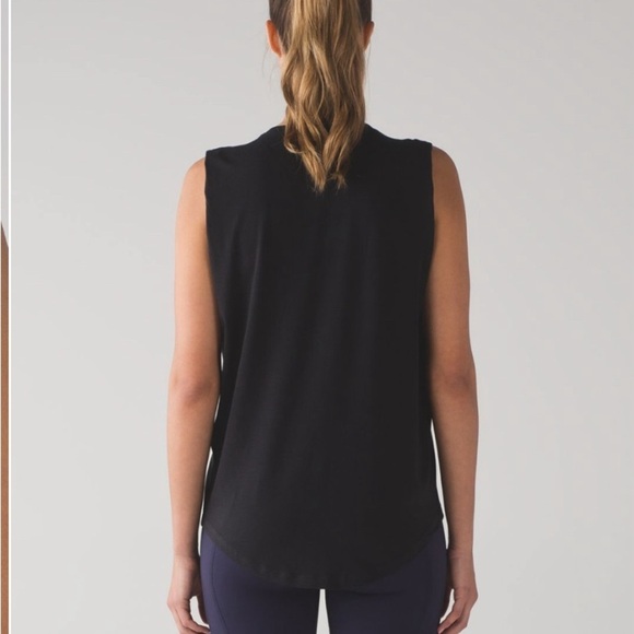 Lululemon Brunswick Muscle Tank Top Size 4 Black Curved Hem Workout Athleisure - Picture 4 of 10